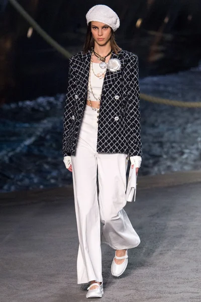 Look 26